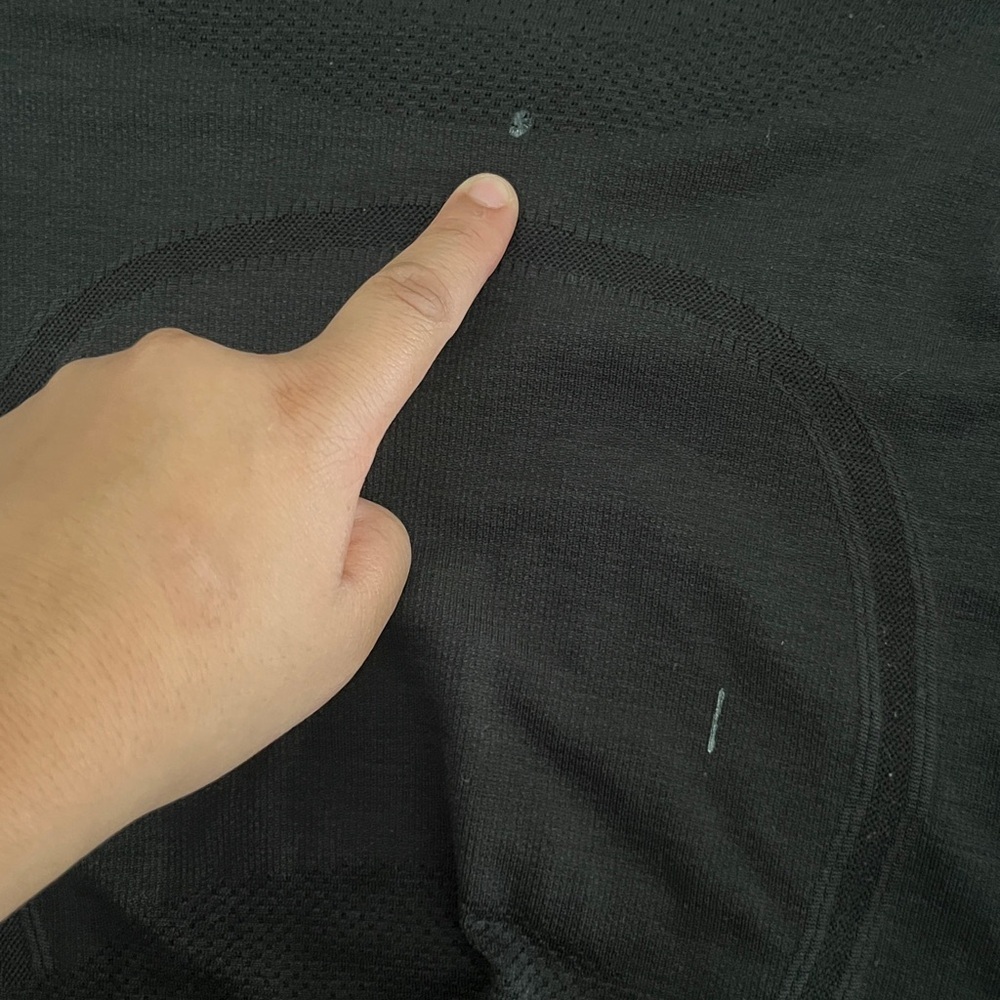 Lululemon Black Long Sleeve Athletic Top - Picture 4 of 9